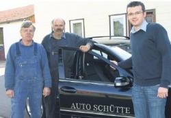 Inhaber Gerhard Schütte, Kfz-Meister Dieter Barufke und Kfz-Betriebswirt Jan Schütte (v.l.) Inhaber Gerhard Schütte, Kfz-Meister Dieter Barufke und Kfz-Betriebswirt Jan Schütte (v.l.)